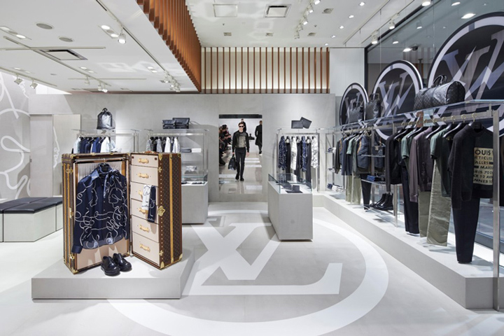 Designers Crunched by Credit: Tokyo Ginza Louis Vuitton Flagship Store In  Tatters